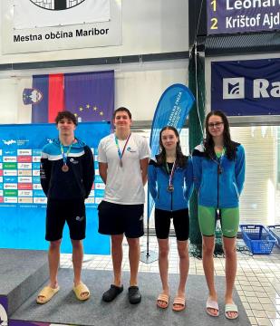 Prvi dan državnega prvenstva ravenski plavalci z bero sedmih medalj